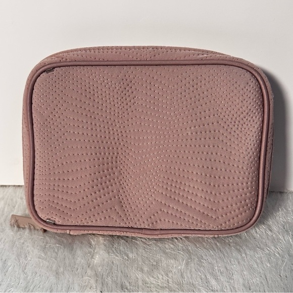 Pink Quilted Women's Clutch - Picture 5 of 8